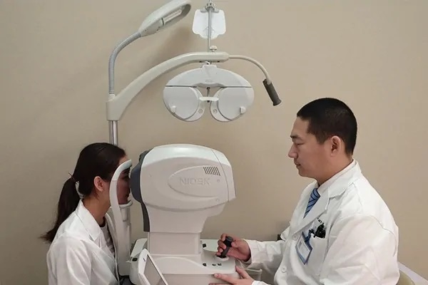 高度近視高度散光可以做激光手術嗎？